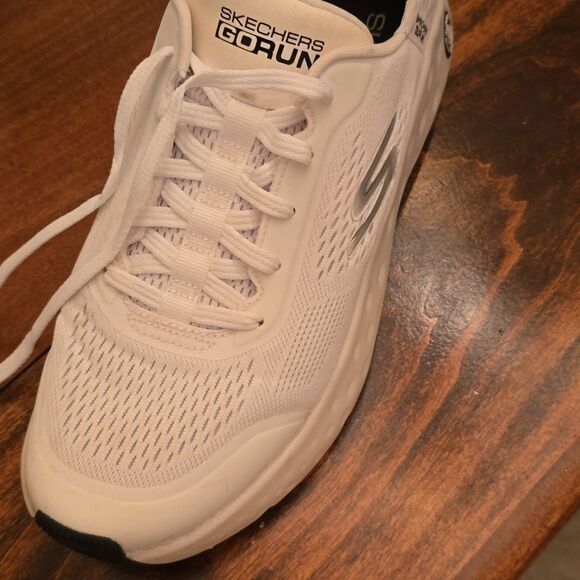 Skechers GOrun Men's White Shoes - Picture 4 of 12
